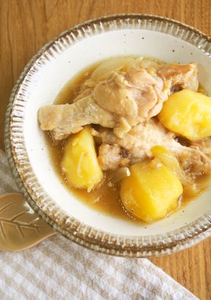 手羽元とじゃが芋の肉じゃが♪食べごたえ◎-レシピのメイン写真