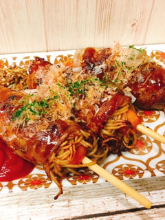 フランクフルトの焼きそば肉巻き-レシピのメイン写真