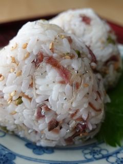 ちりめん山椒としば漬けのおにぎり-レシピのメイン写真