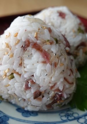 ちりめん山椒としば漬けのおにぎり-レシピのメイン写真