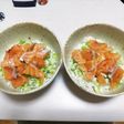 生サーモンと炒めネギの丼ぶり