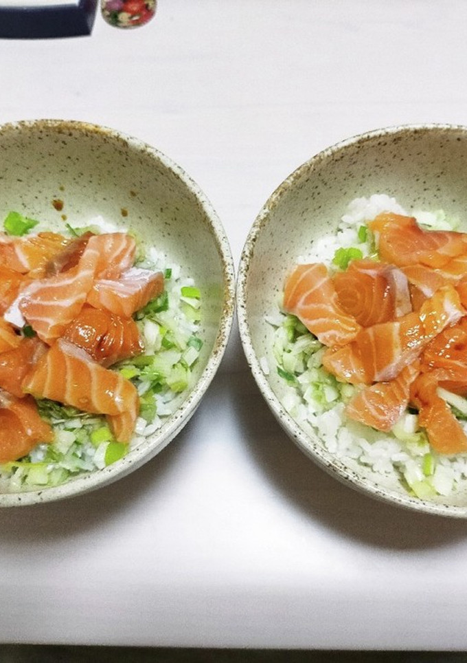 生サーモンと炒めネギの丼ぶり-レシピのメイン写真