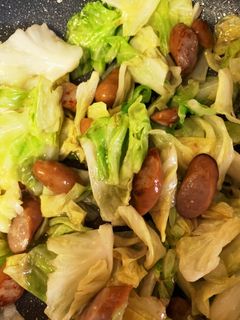 キャベツとウインナーのガリバタ炒め-レシピのメイン写真