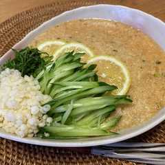 รูปของ 冷んやりとろろのたぬきラーメン
