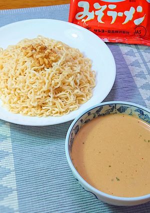 冷やしサッポロ一番でクルミ味噌ダレつけ麺-レシピのメイン写真