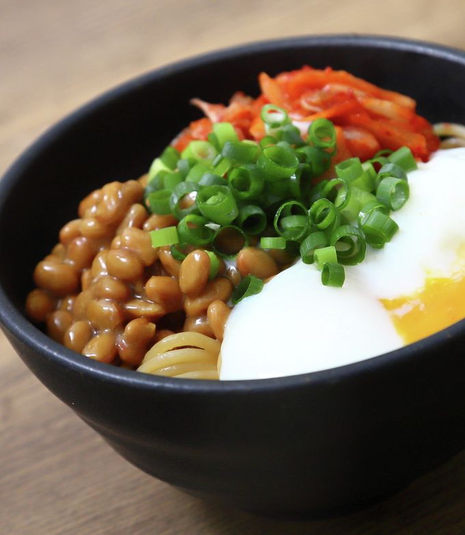 キムチ納豆温玉ヌードル by ZENB 【クックパッド】 簡単おいしい