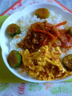 キムチ納豆+炒り卵のカフェ丼-レシピのメイン写真