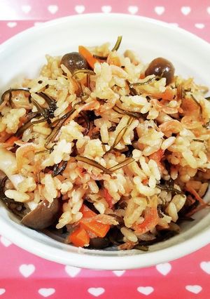 桜えびときざみ昆布の炊き込みご飯-レシピのメイン写真
