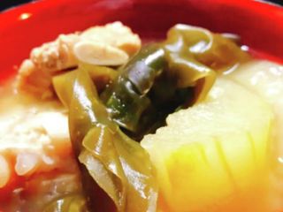 沖縄の定番♪ソーキ汁（豚スペアリブ）