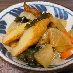 รูปของ さつま揚げと根菜の玉ねぎ糀煮