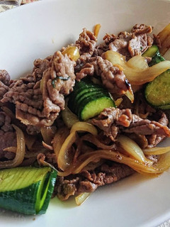 簡単!牛肉ときゅうりのナンプラー炒め-レシピのメイン写真