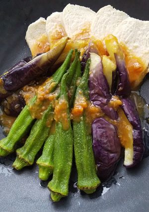 鶏胸肉と揚げ茄子&おくらの味噌がけ-レシピのメイン写真