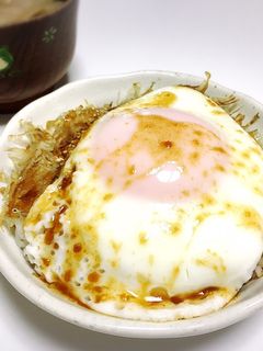 簡単美味しい!目玉焼き丼-レシピのメイン写真