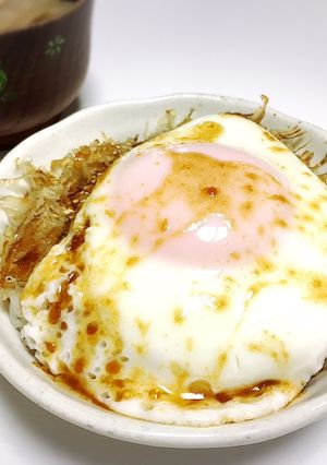 簡単美味しい!目玉焼き丼-レシピのメイン写真