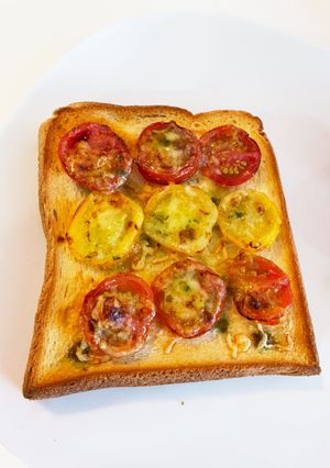ミニトマトの簡単ピザトースト-レシピのメイン写真