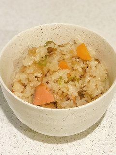 生姜の効いたなめこと焼鮭の炊き込みご飯-レシピのメイン写真