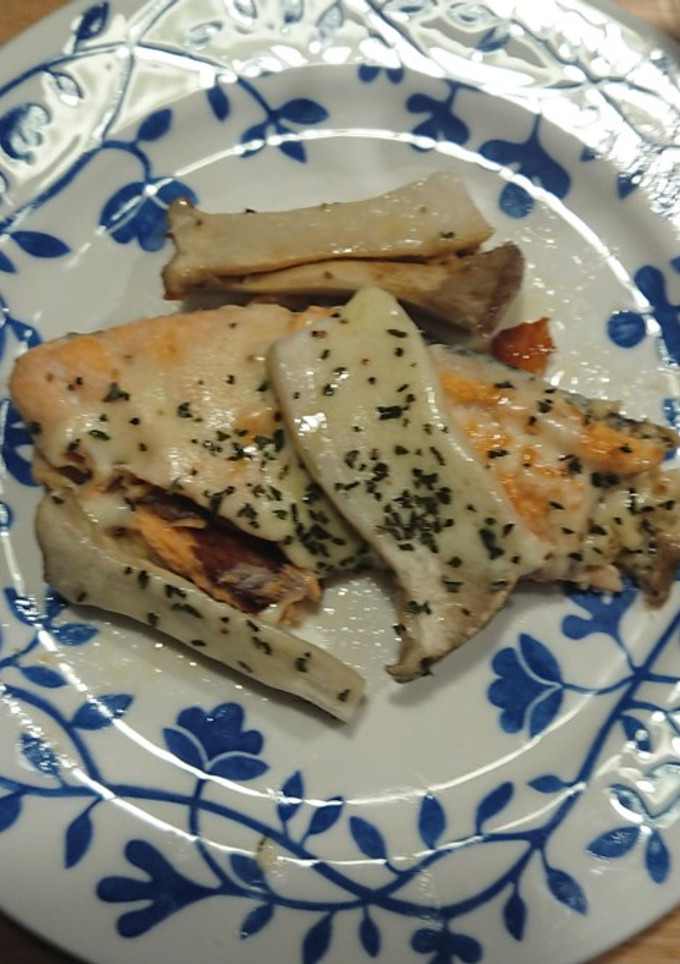 超お手抜き☆簡単！鮭きのこチーズ蒸し焼き-レシピのメイン写真