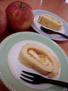 りんごとカスタードのはちみつロールケーキ-レシピのメイン写真