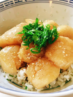 冷凍ホタテ解凍で♪ほたて貝柱のゴマ漬け丼-レシピのメイン写真