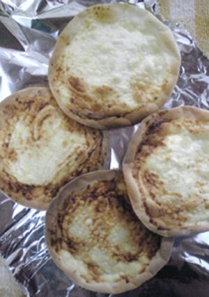 餃子の皮で~おつまみガーリックピザもどき-レシピのメイン写真