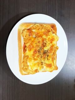 パサパサ唐揚げでしっとりパンピザ-レシピのメイン写真