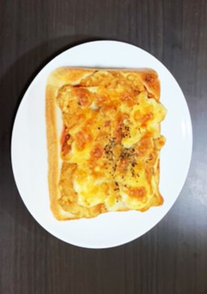 パサパサ唐揚げでしっとりパンピザ-レシピのメイン写真
