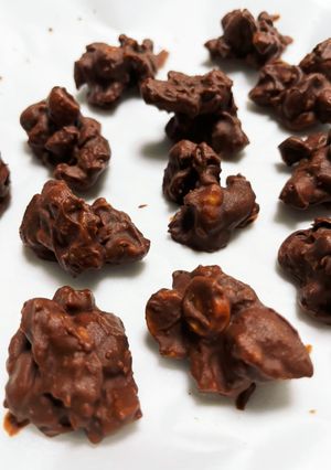 ナッツゴロゴロチョコ-レシピのメイン写真