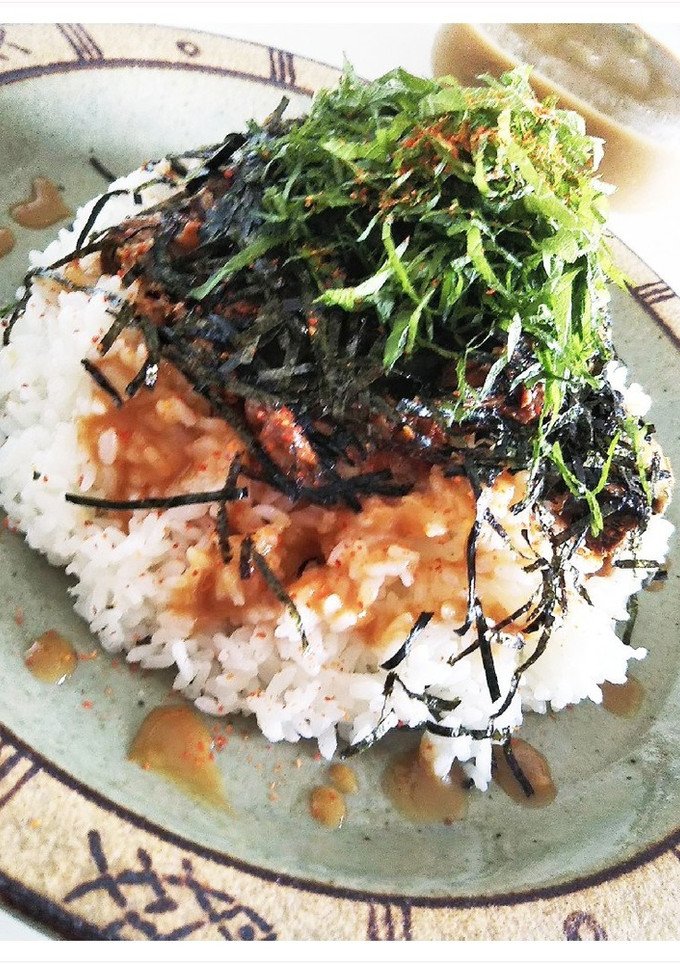 火を使わずに簡単丼♪梅味噌とサバ缶で！-レシピのメイン写真