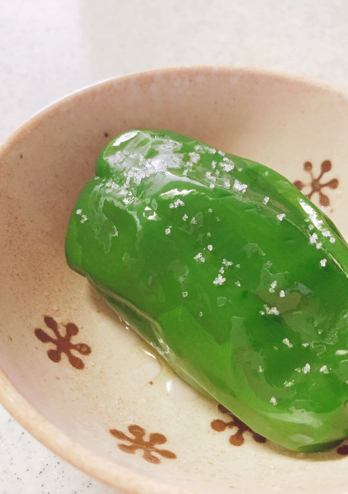 種までジューシー！超簡単丸ごとピーマン-レシピのメイン写真