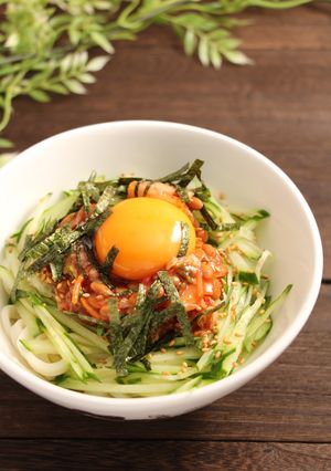簡単！冷やしうどん☆汁なし納豆キムチ-レシピのメイン写真