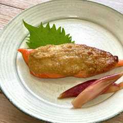 รูปของ 【塗って焼くだけ】鮭のごまマヨ焼き