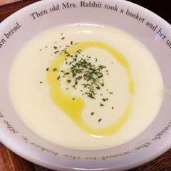 รูปของ コンソメなし！じゃがいもと玉ねぎのスープ