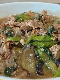 つるむらさきと半白きゅうりの肉炒め-レシピのメイン写真