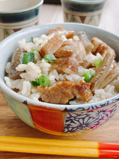 ゴボウ入りらふてぃの炊き込みご飯-レシピのメイン写真