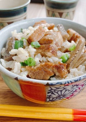 ゴボウ入りらふてぃの炊き込みご飯-レシピのメイン写真