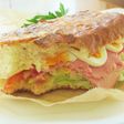 〖サク旨~っ!ハムと卵とチーズのパニーニ