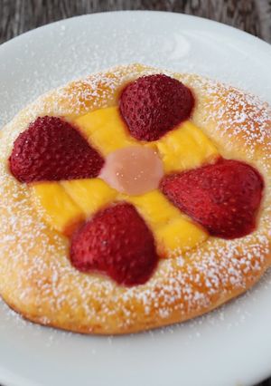 あまおう苺のダブルクリームパン-レシピのメイン写真