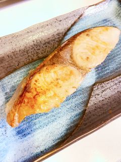 フライパンで簡単!ブリの塩焼き-レシピのメイン写真