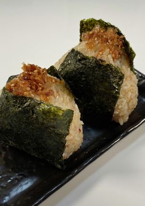 カツオが香ばしいおかかおにぎり-レシピのメイン写真