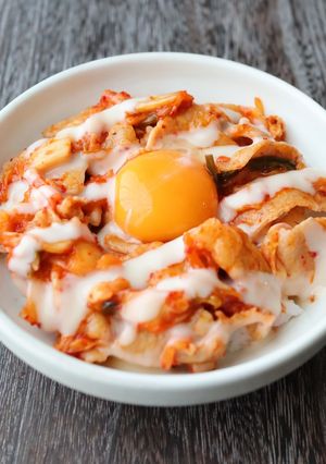 フォンデューソースの豚キムチーズ丼-レシピのメイン写真