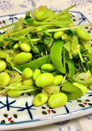絶品!夏の緑野菜ニンニク炒め♪枝豆&豆苗-レシピのメイン写真