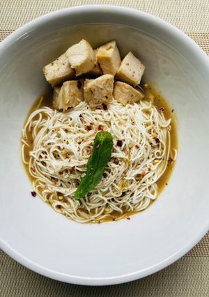 麻辣で和える豆腐麺と上湯鶏むね肉-レシピのメイン写真