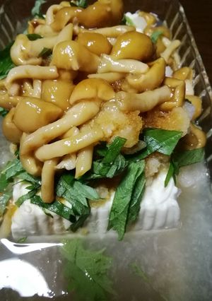 夏にピッタリなめこ大根下ろしの冷奴-レシピのメイン写真