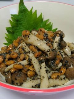 簡単!副菜♪納豆としめじのごま和え♪-レシピのメイン写真