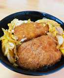 タレと卵の相性抜群！コロッケ丼！