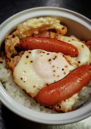 ソーセージ、ハムエッグ丼❨(@≧↺≦@)-レシピのメイン写真