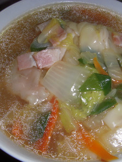 野菜たっぷりワンタンスープ-レシピのメイン写真