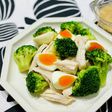 サラダチキンとブロッコリーのサラダ