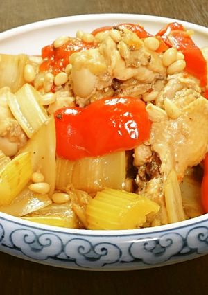 手羽元とセロリと松の実の簡単煮-レシピのメイン写真