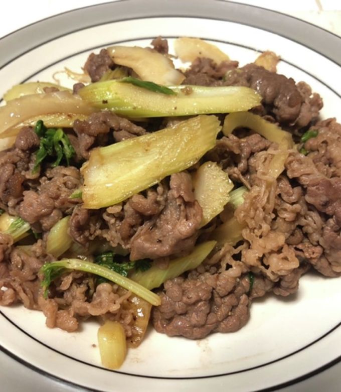 醤油と胡椒だけ！簡単！セロリと牛肉炒め-レシピのメイン写真